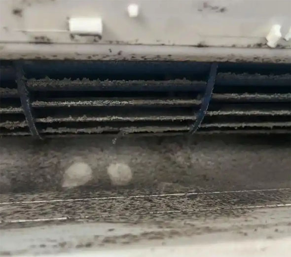 大石桥空调吹的风有股烧焦味是怎么回事